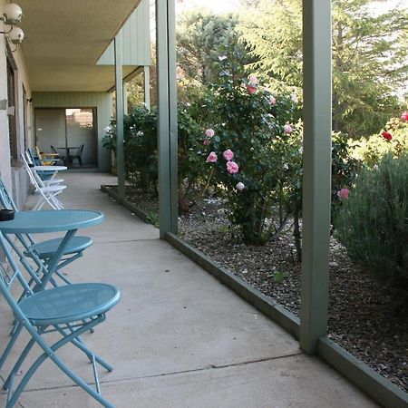 Jindy Inn Jindabyne Exterior photo